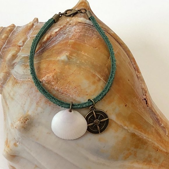 NEW! Very Cool Nautical Bracelet Suede Cord w Sea Shell & Compass Charms - Picture 1 of 7